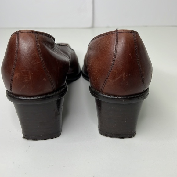 Roberto Capucci classic brown leather  heeled loafer - Picture 4 of 8